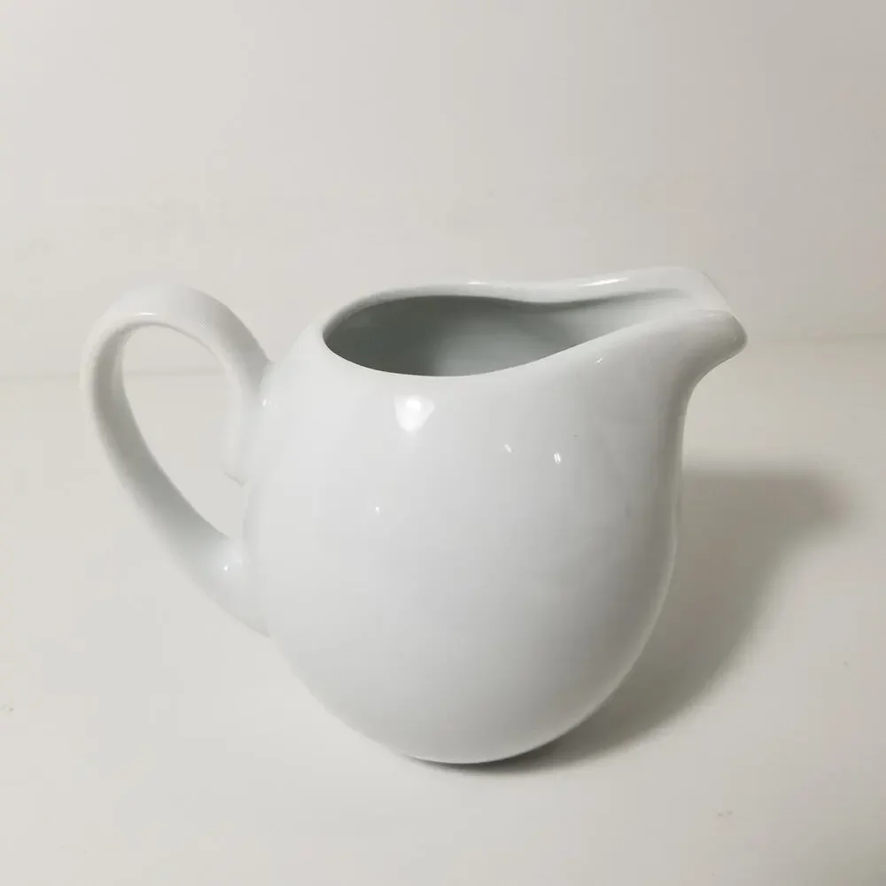 Crofton creamer small 7.4 ounces